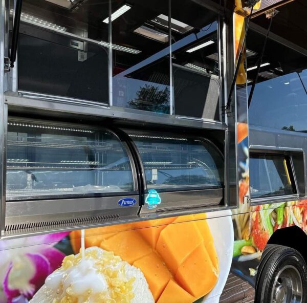 Freight MT 45 Food Truck - Image 9