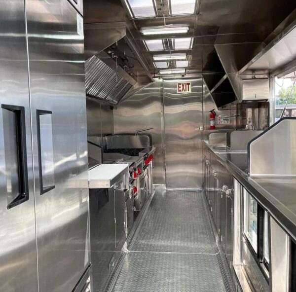 Freight MT 45 Food Truck - Image 10