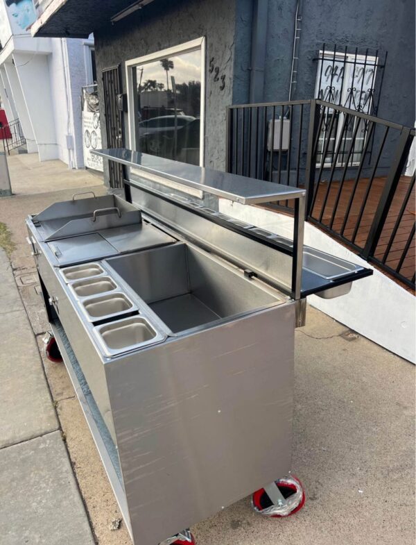 Frankie’s Hot Dog Cart - Image 3