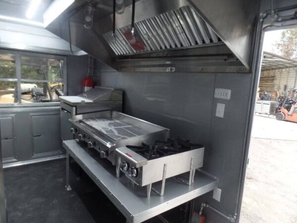 Food Trailer With Appliances - Image 10