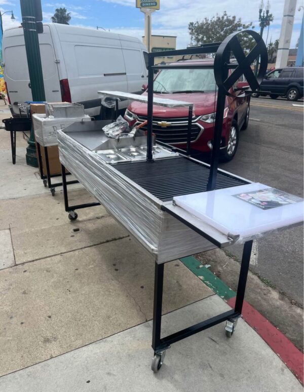 Benny’s Hot Dog Cart - Image 2