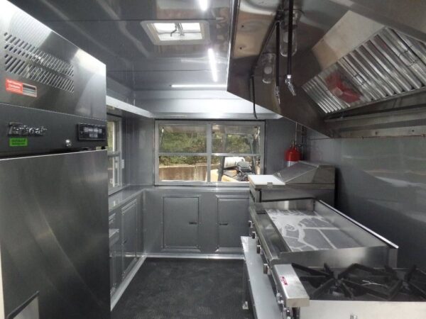 Food Trailer With Appliances - Image 16