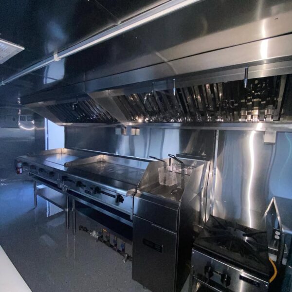 30ftTrailer custom built fully equipped  - Image 3