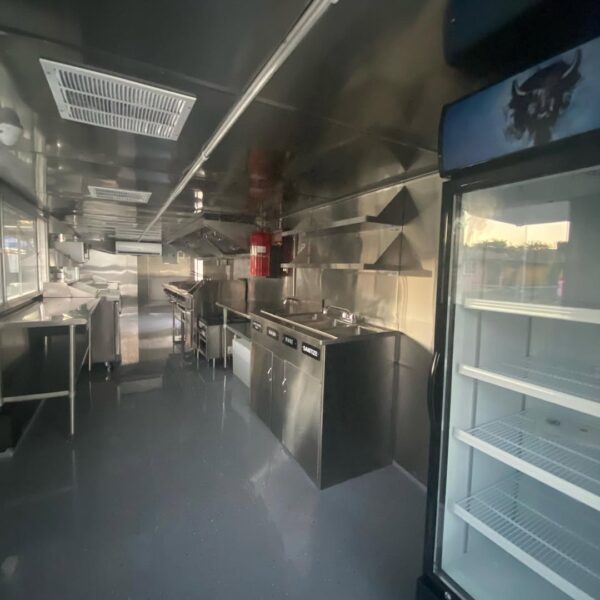 30ftTrailer custom built fully equipped  - Image 4