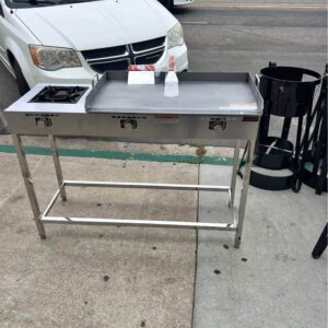 Three-burner griddle