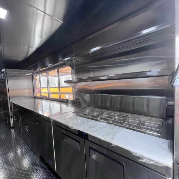 28ft. Trailer Customized - Image 4