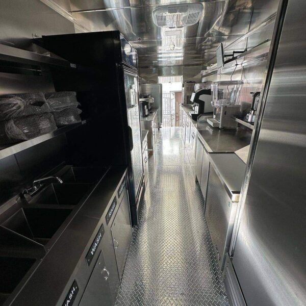 Custom 22ft food Truck - Image 4