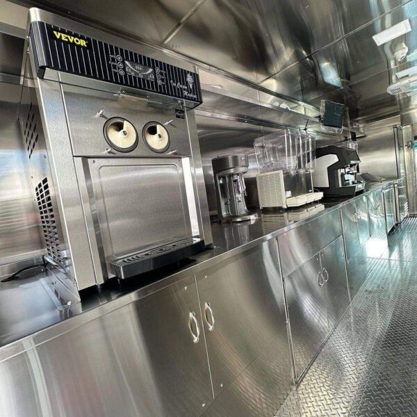 Custom 22ft food Truck - Image 5