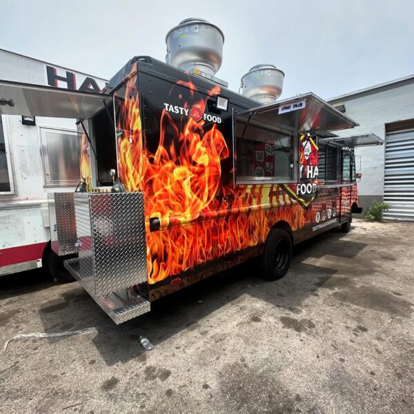 Newly customized Food Truck - Image 10