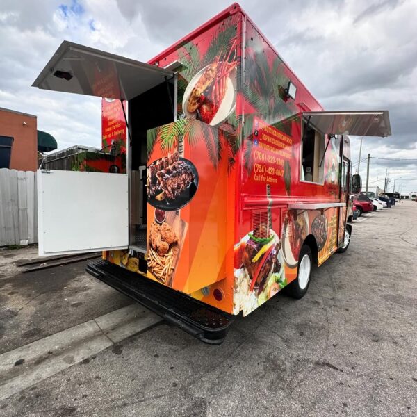 Bone's Newly built Food Truck - Image 9