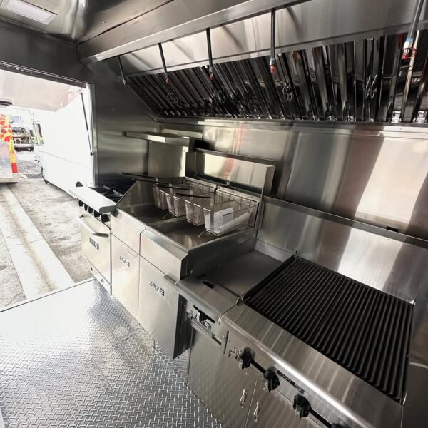 Bone's Newly built Food Truck - Image 4