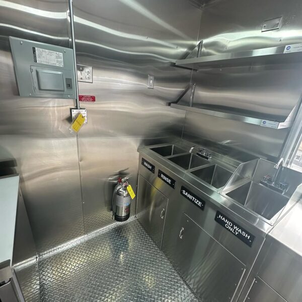 Brand New  Food on wheels - Image 5
