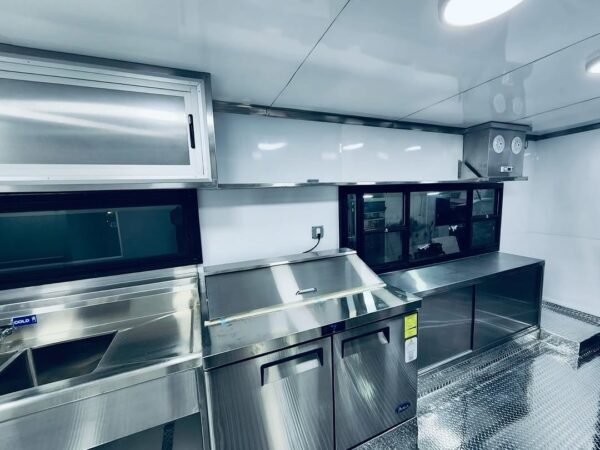 Food Trailer - Image 4