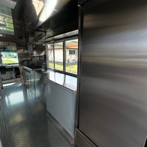 Food Truck - Image 2