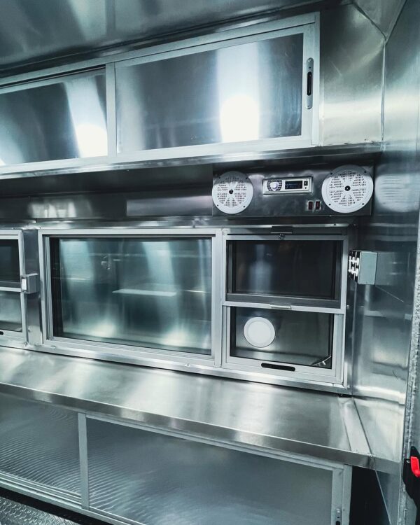Food Trailer - Image 8