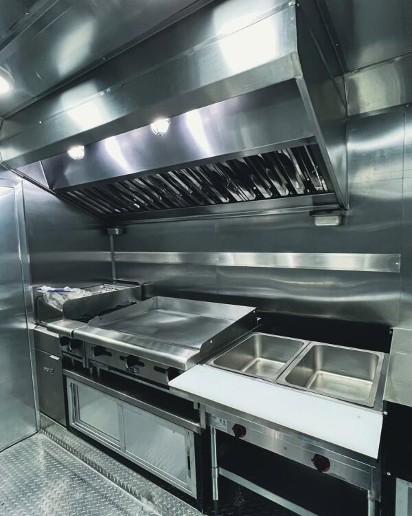 Food Trailer - Image 9