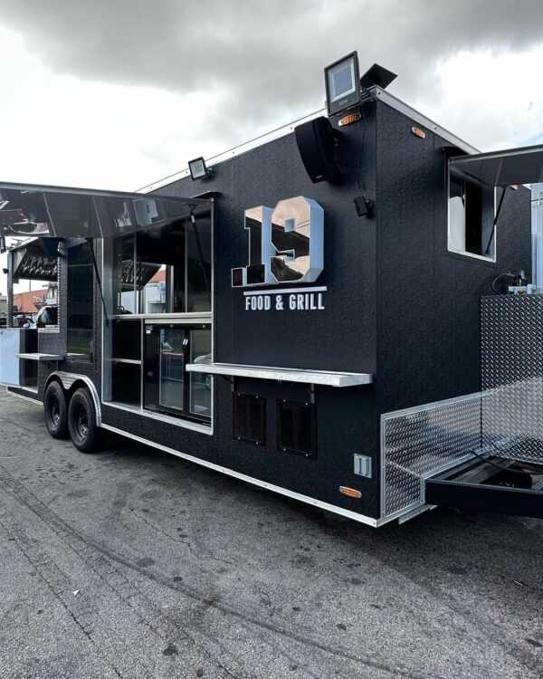 Food Trailer - Image 9