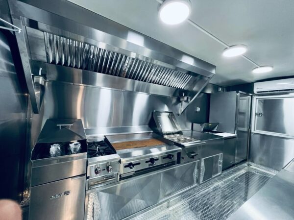 Food Trailer - Image 5