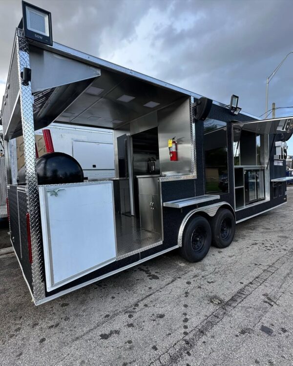 Food Trailer - Image 8
