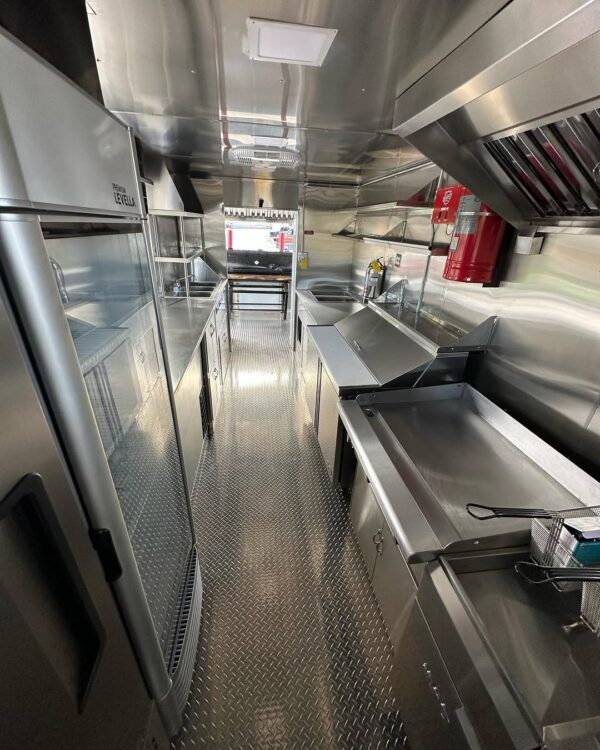 Food Trailer - Image 2