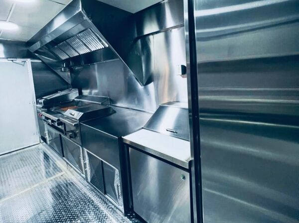 Food Trailer - Image 3