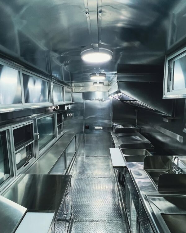Food Trailer - Image 6