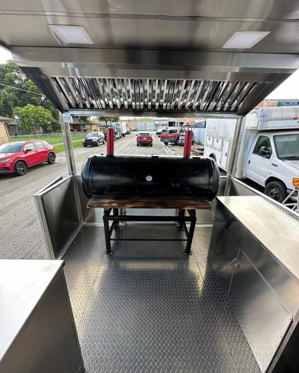 Food Trailer - Image 7