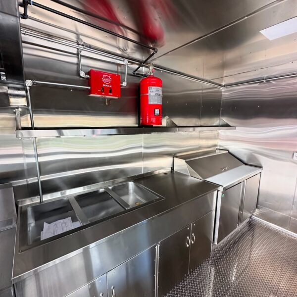 Food Trailer - Image 3