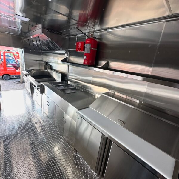 Food Trailer - Image 6