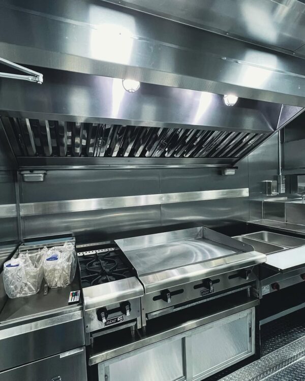 Food Trailer - Image 7